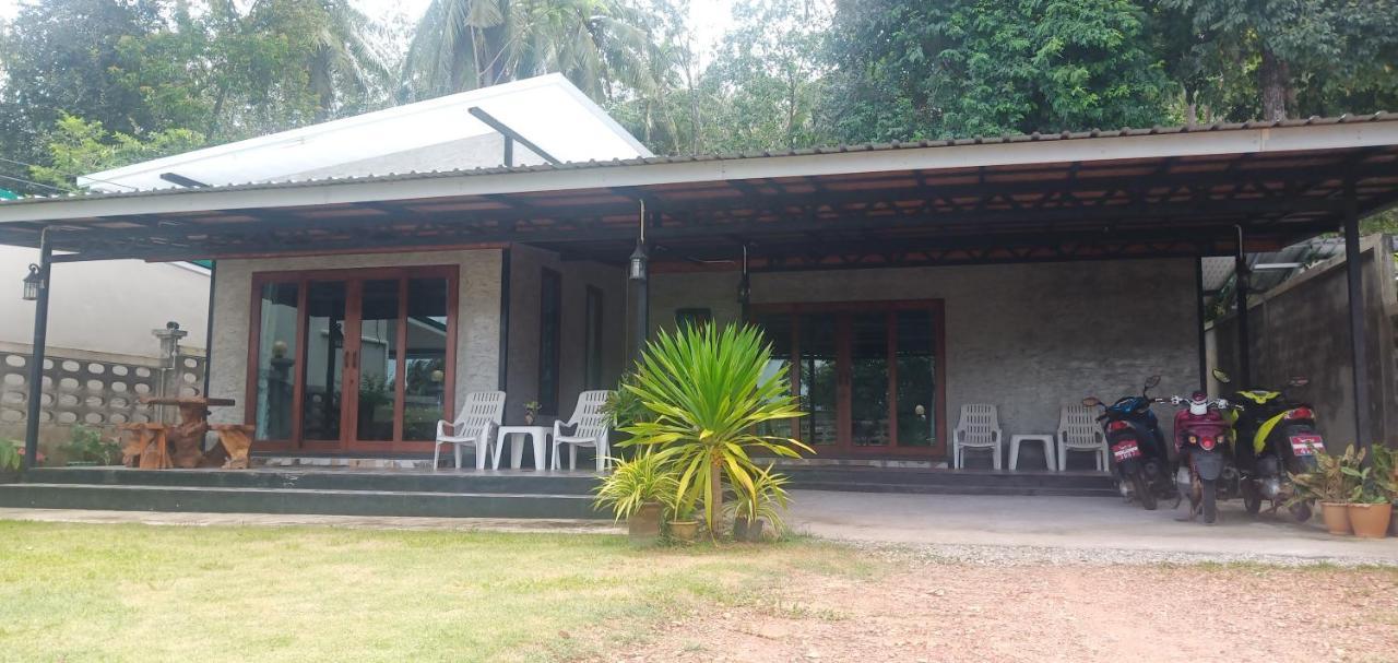 Kohjum Freedom Resort Koh Jum Exterior foto