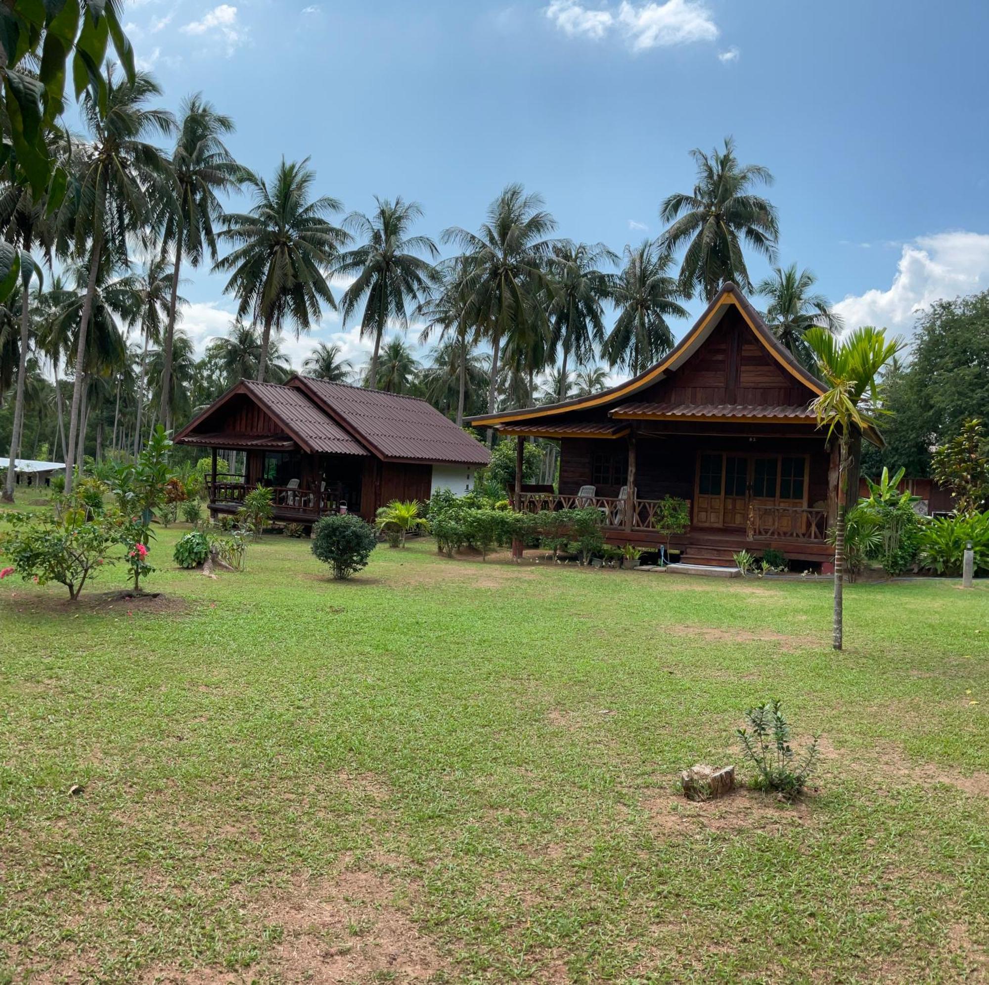 Kohjum Freedom Resort Koh Jum Exterior foto