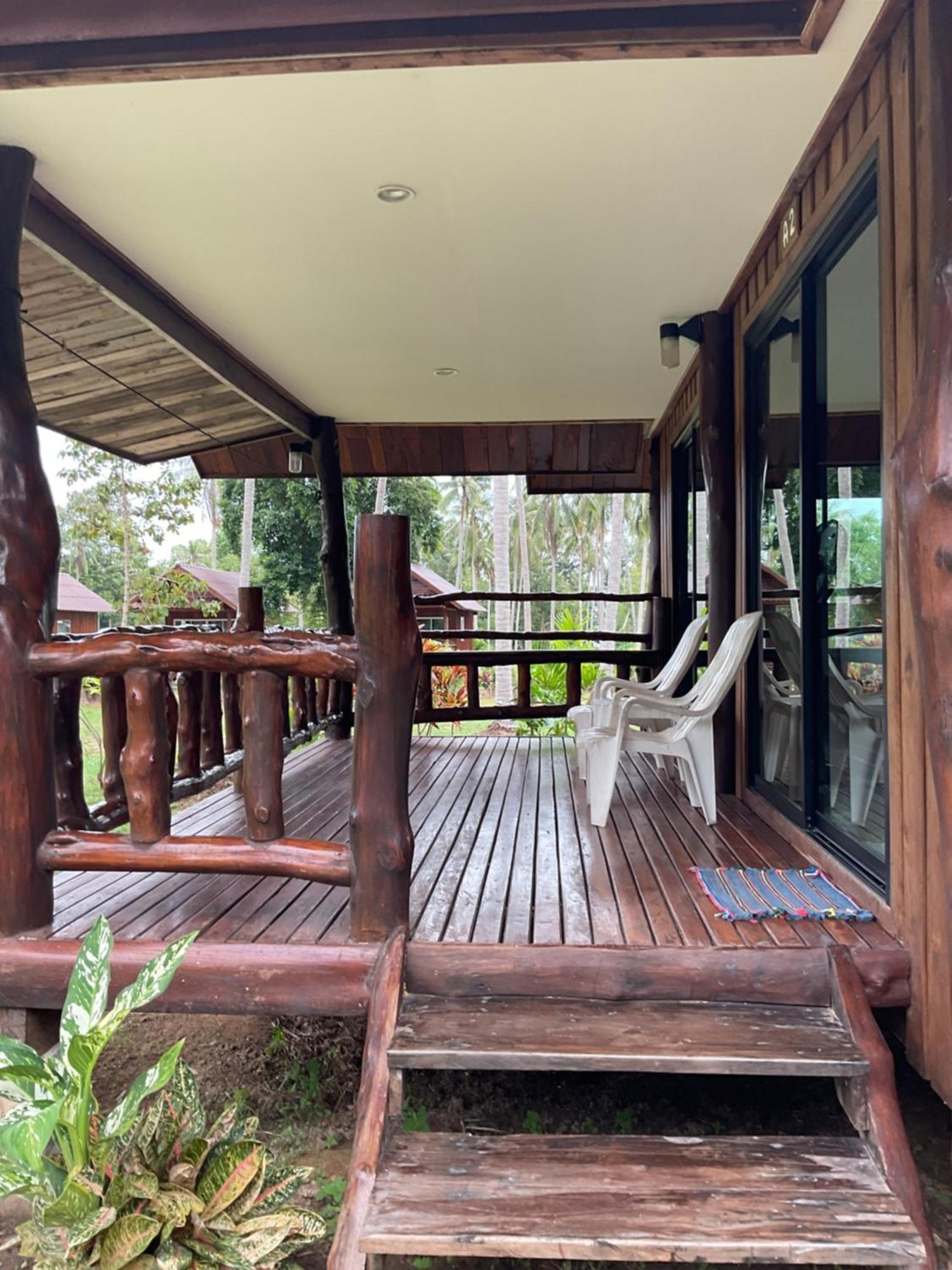 Kohjum Freedom Resort Koh Jum Exterior foto